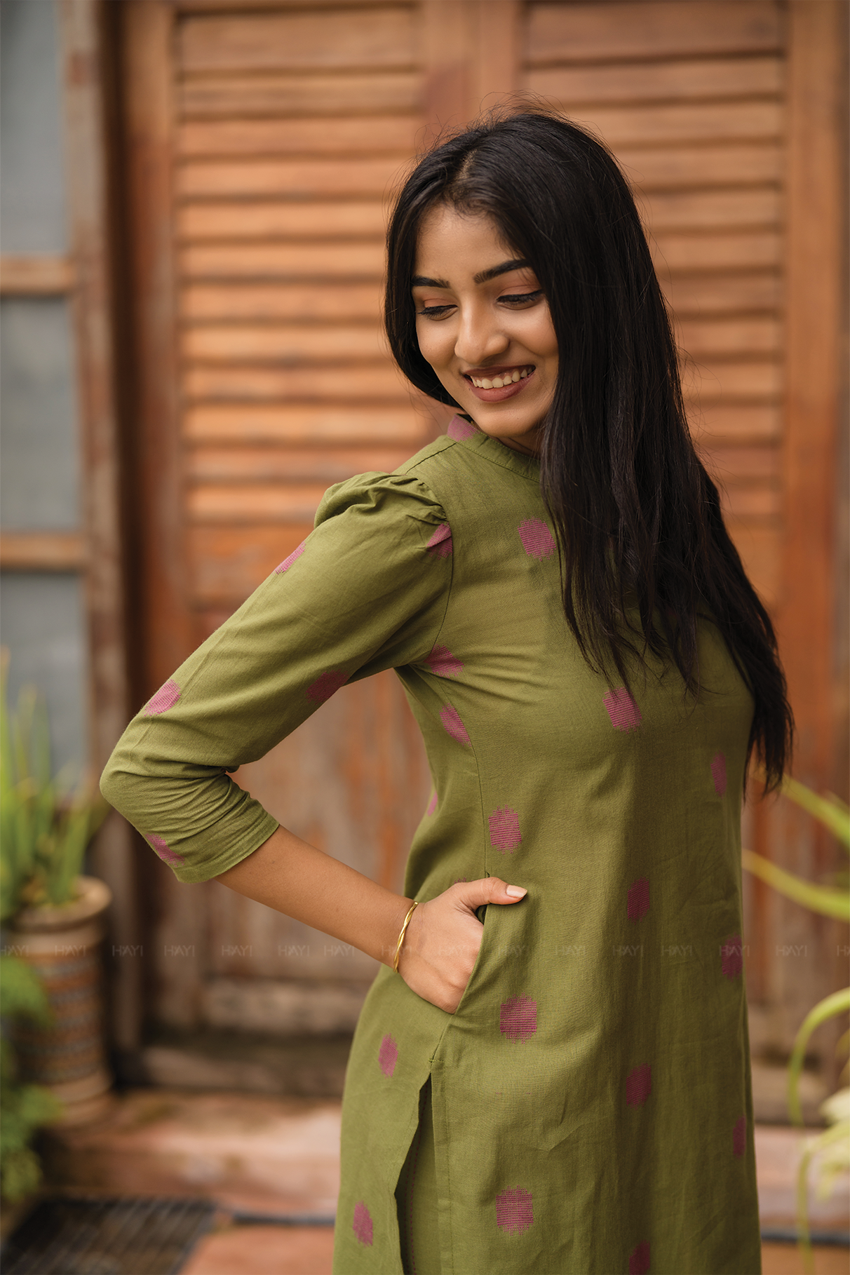 Olive Netra Green Handloom Co-ord with Chinese Collar Diamond Cut &amp; Puff Sleeves