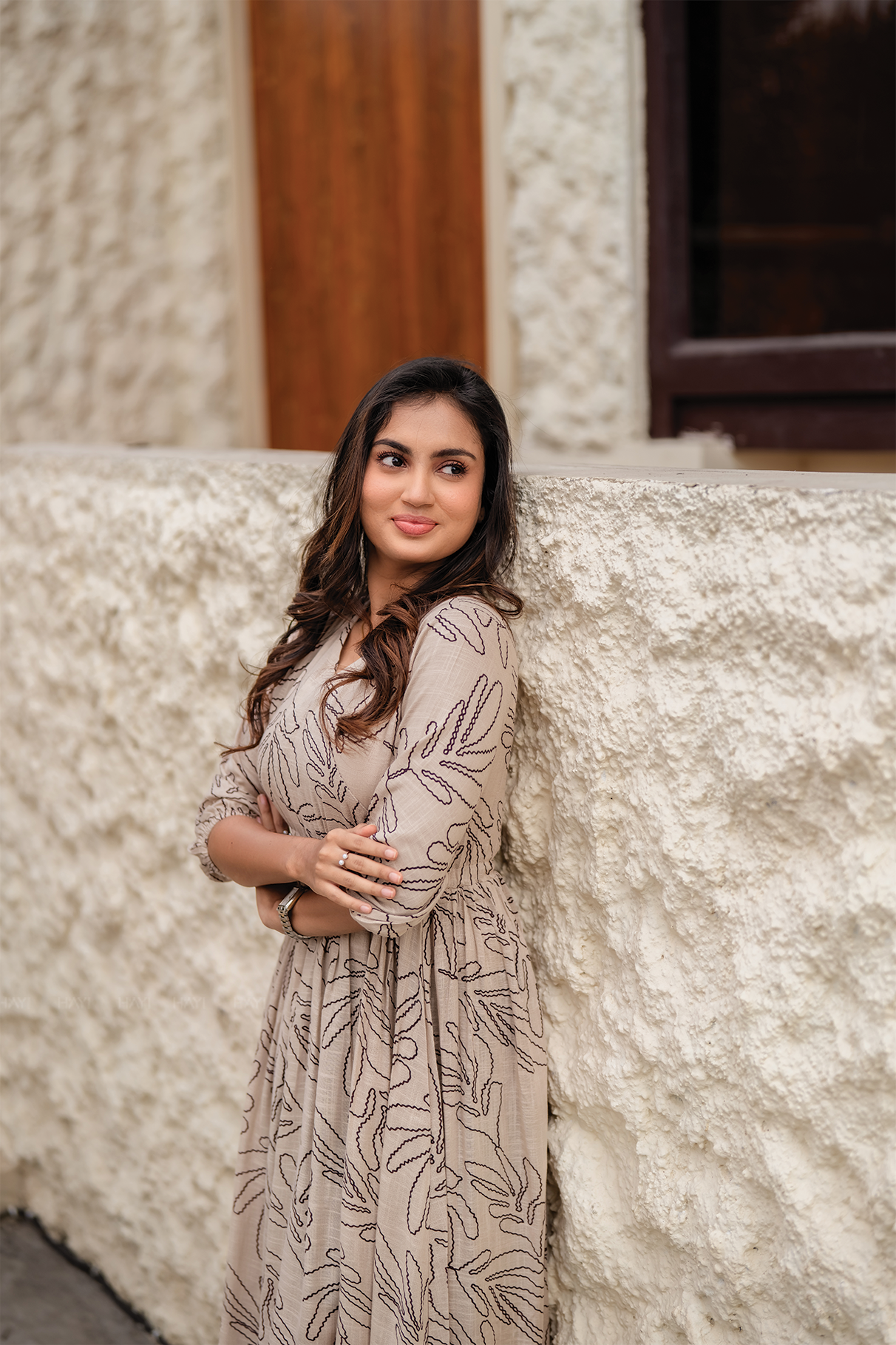 Flora Lume Beige Viscose Dress with V-Neck &amp; 3/4th Sleeves