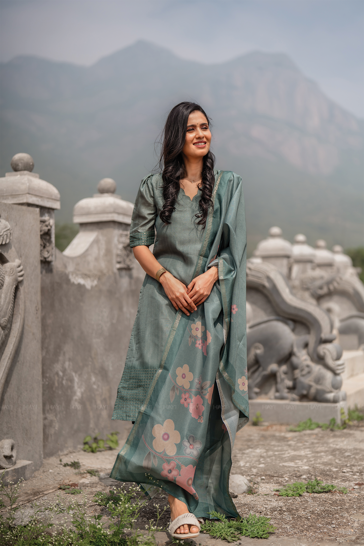 Green Tussar sequence Daman 3 Piece Silk Check Blend Floral Printed Kurta with Pant &amp; Dupatta