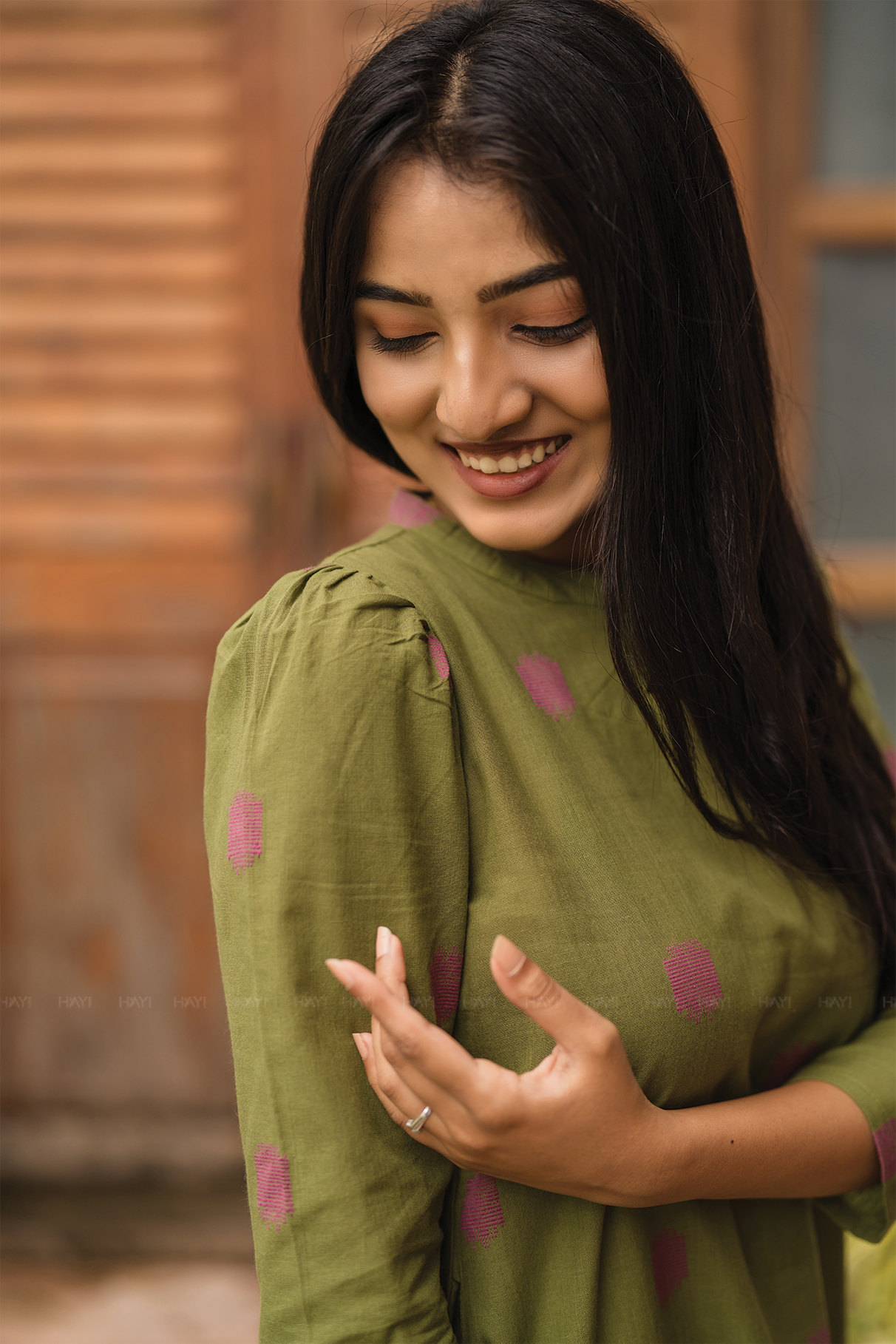 Olive Netra Green Handloom Co-ord with Chinese Collar Diamond Cut &amp; Puff Sleeves