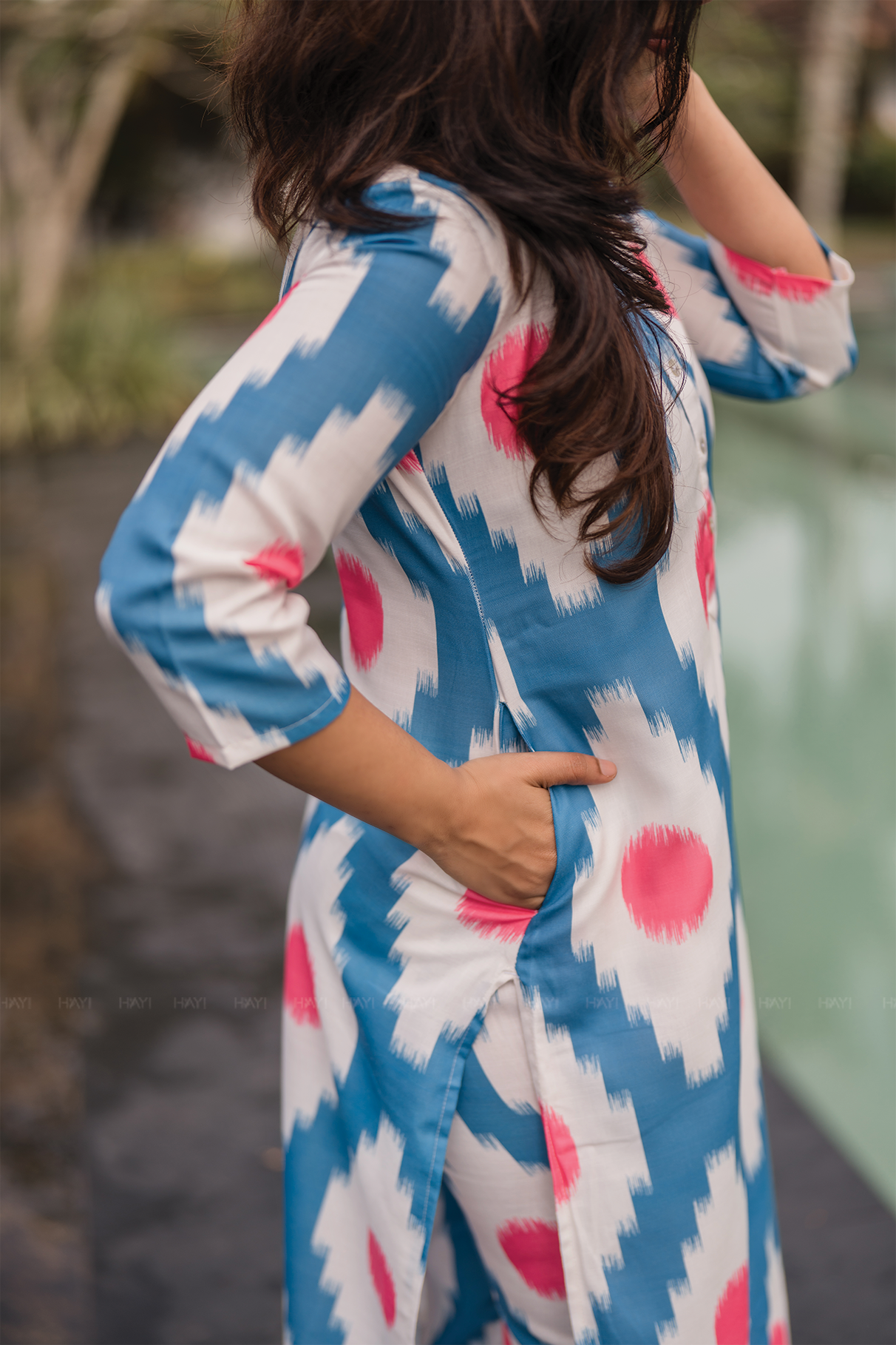 Ikat Dreams Half-White Linen Blend Co-ord with Chinese Collar &amp; Ikat Print