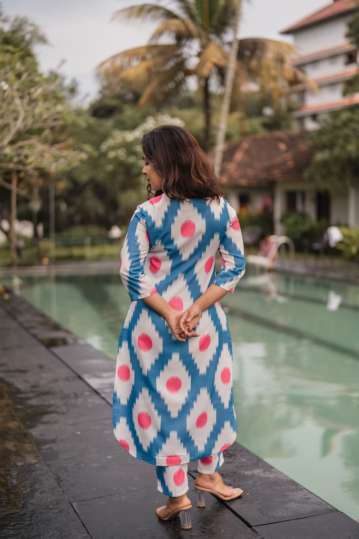 Ikat Dreams Half-White Linen Blend Co-ord with Chinese Collar &amp; Ikat Print