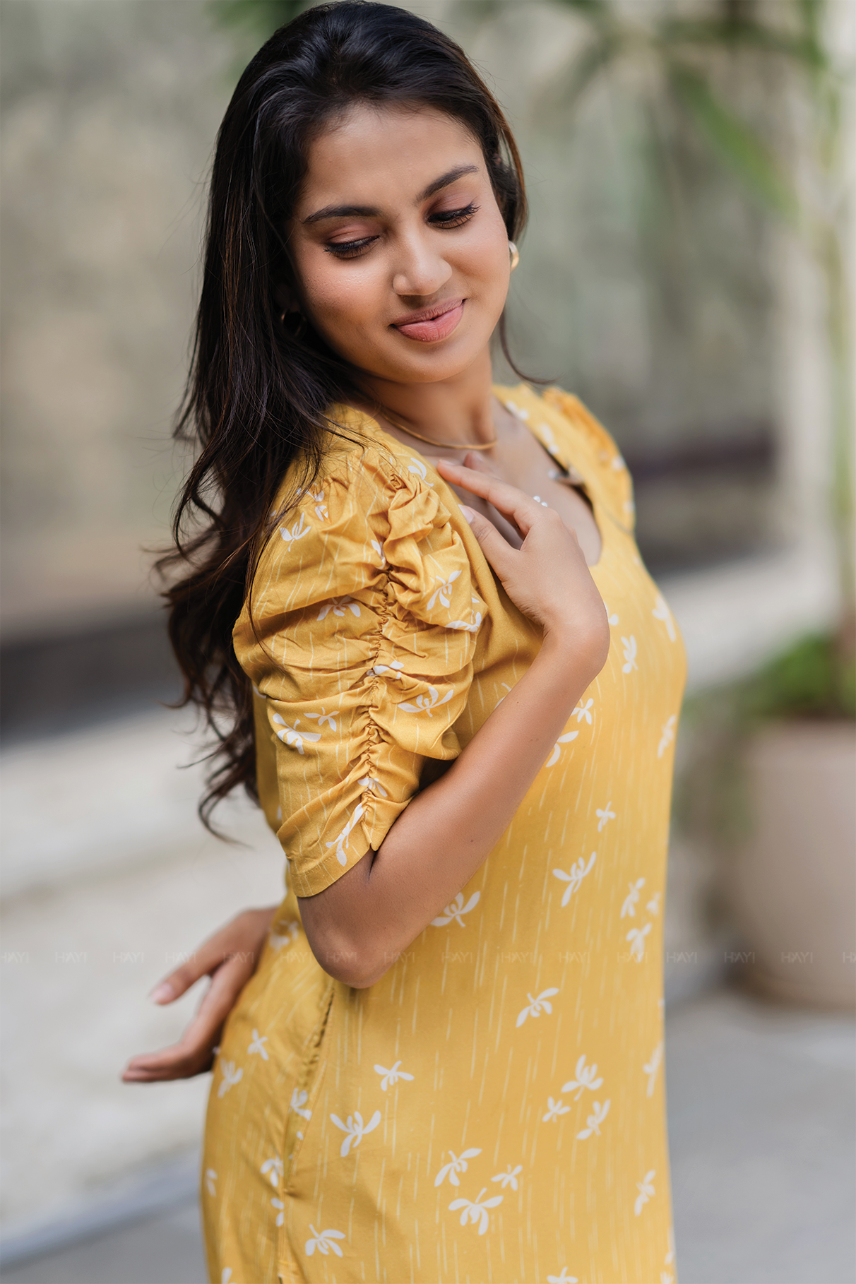 Lemon Pop Yellow Viscose Kurti with Sweetheart Neck &amp; Ruched Sleeves