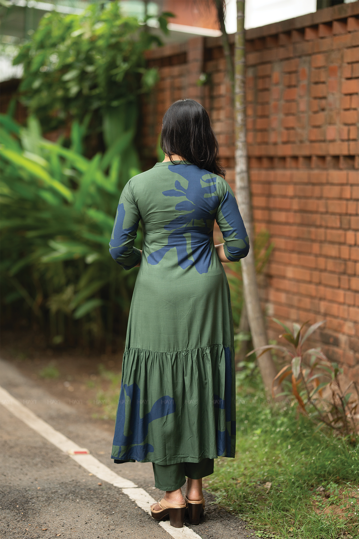 Forest Wave Green Viscose A-Line Kurta with Chinese Collar &amp; 3/4th Sleeves