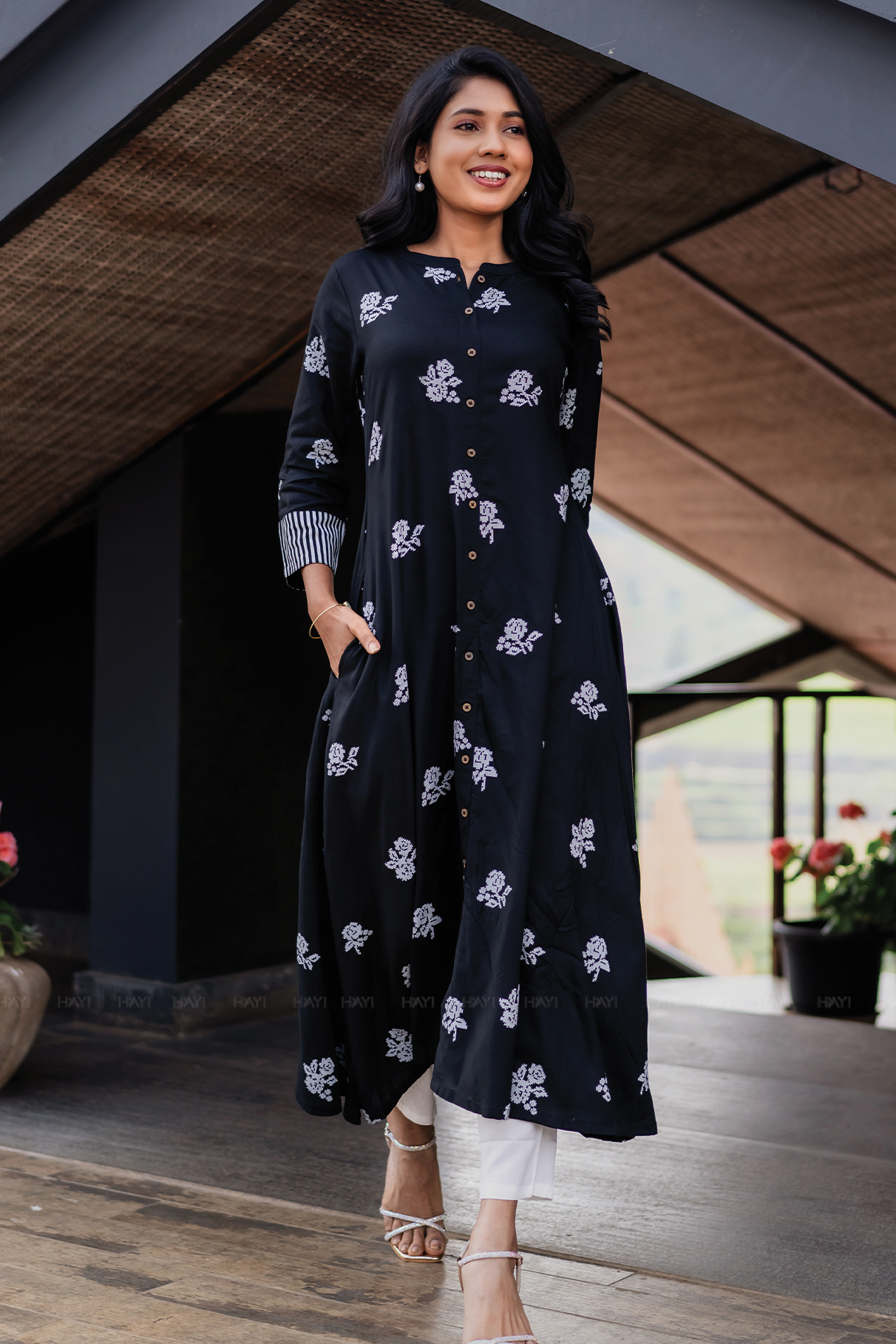 Starlace Flora Black Viscose A-Line Kurta with Chinese Collar and 3/4 Sleeves