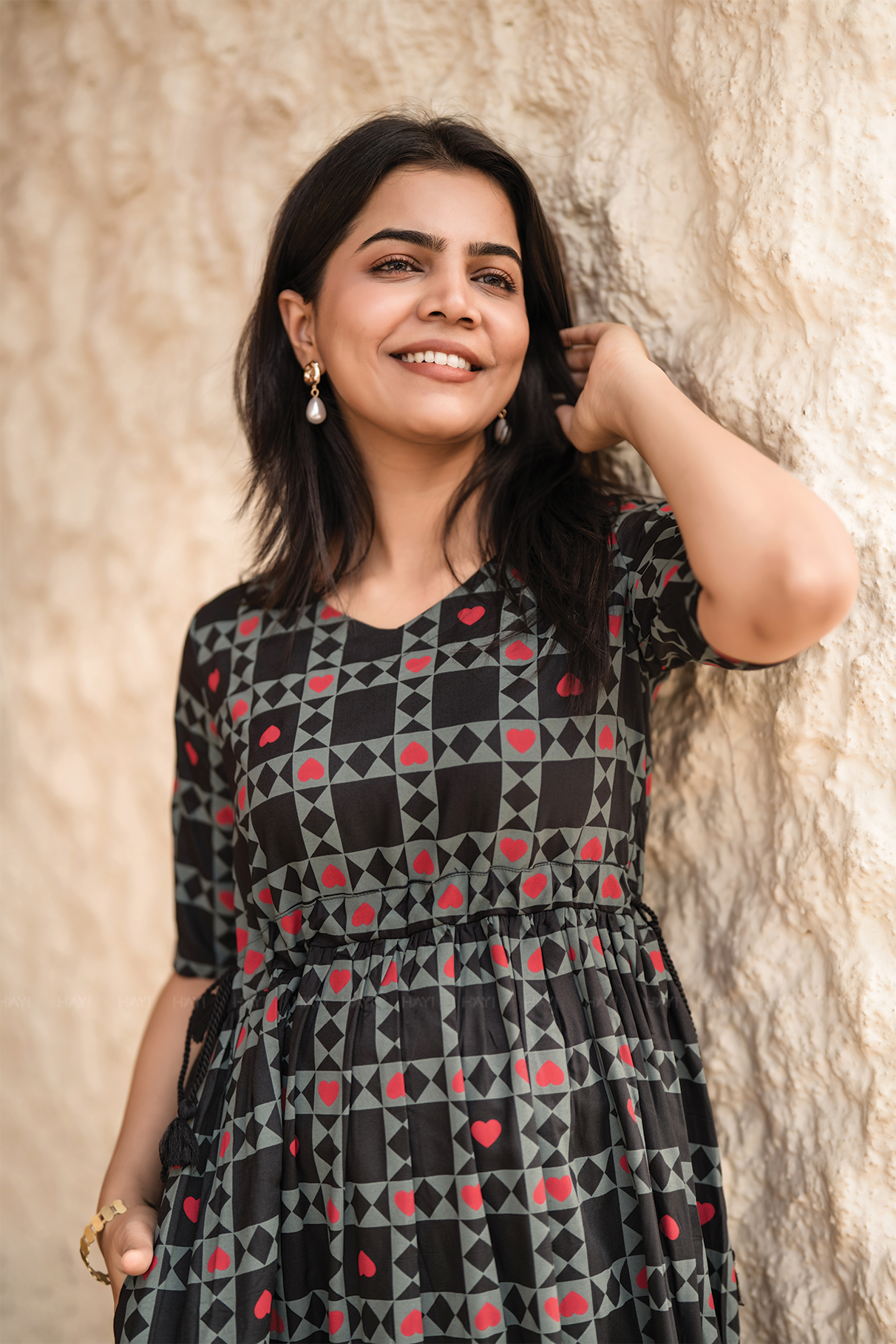 Grid Flow Dark Grey Viscose Dress with V-Neck &amp; Elbow Sleeves