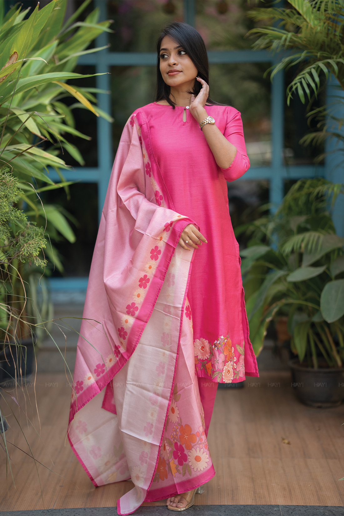 Munga Dark Arca Daman Bright Rose Embroidered 3 Piece Shimmer Tissue Blend Kurta Set with Dupatta