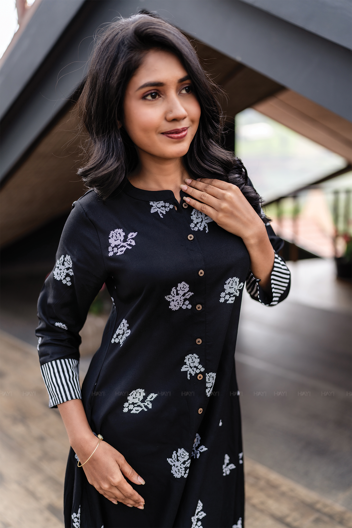 Starlace Flora Black Viscose A-Line Kurta with Chinese Collar and 3/4 Sleeves