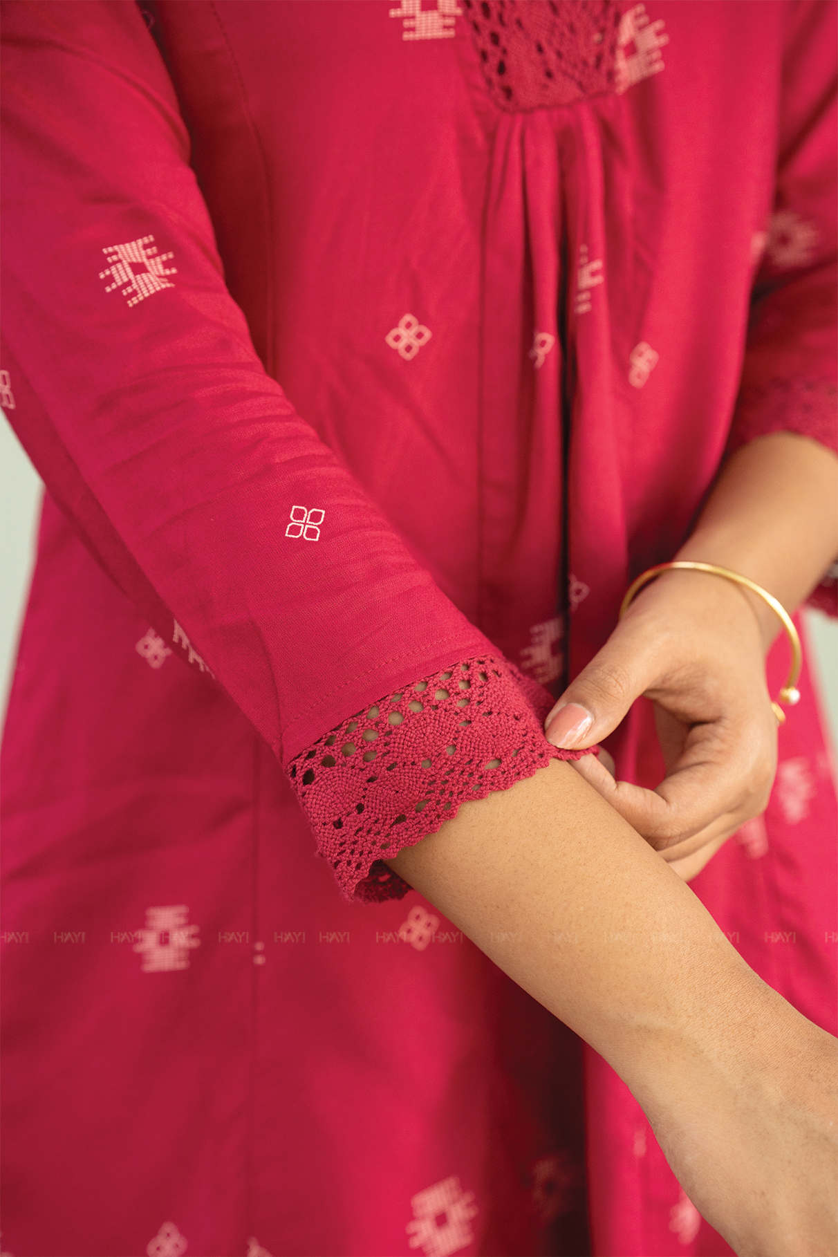 Wine Loom Majenta Viscose A-Line Kurta with V-Neck Lace &amp; 3/4 Sleeves