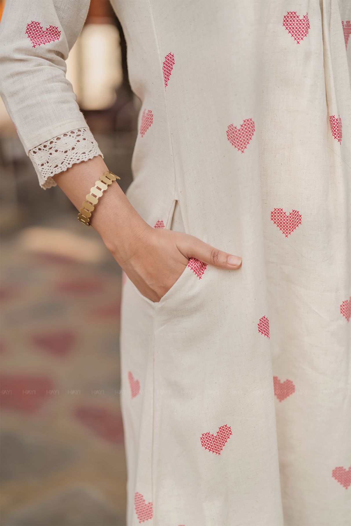 Crossheart Charm Off-White Cotton Co-Ord with V-Neckline &amp; 3/4th Sleeves