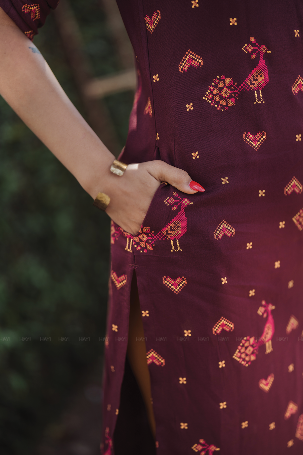 Crossloom Fable Brown Viscose Kurta with Sweetheart Neck &amp; Ruched Sleeves