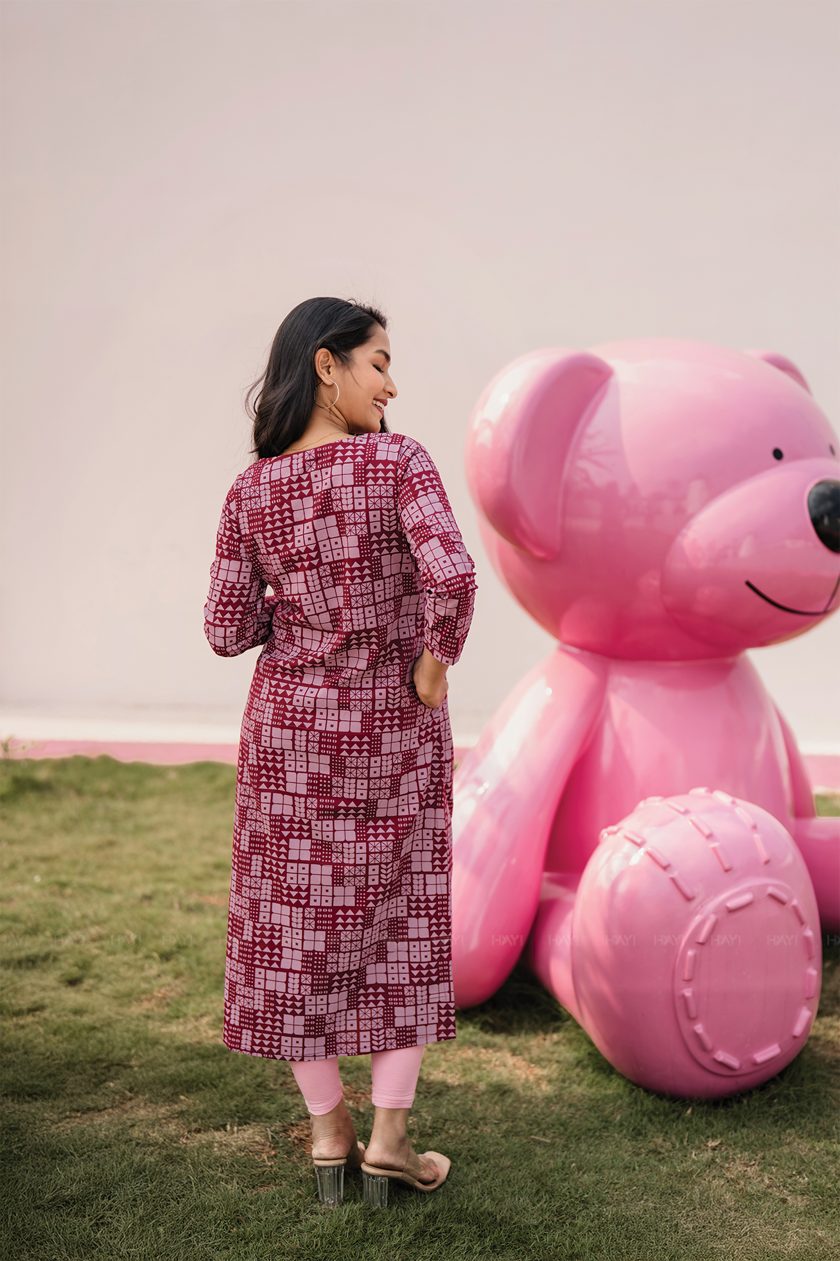 Plum Grid Maroon Viscose Kurta with Curved V-Neck &amp; 3/4 Sleeves