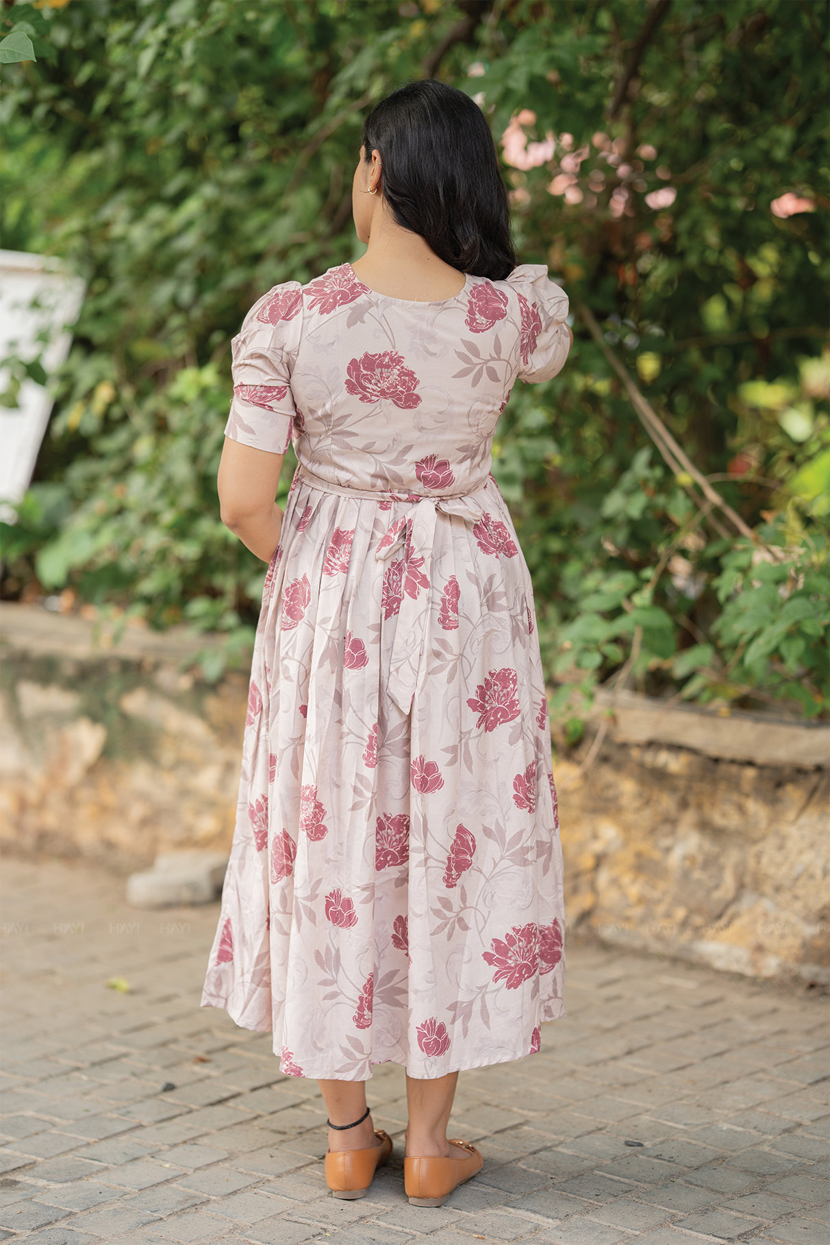 Vintage Elegance Beige Printed Maternity and Feeding maxi Outfit