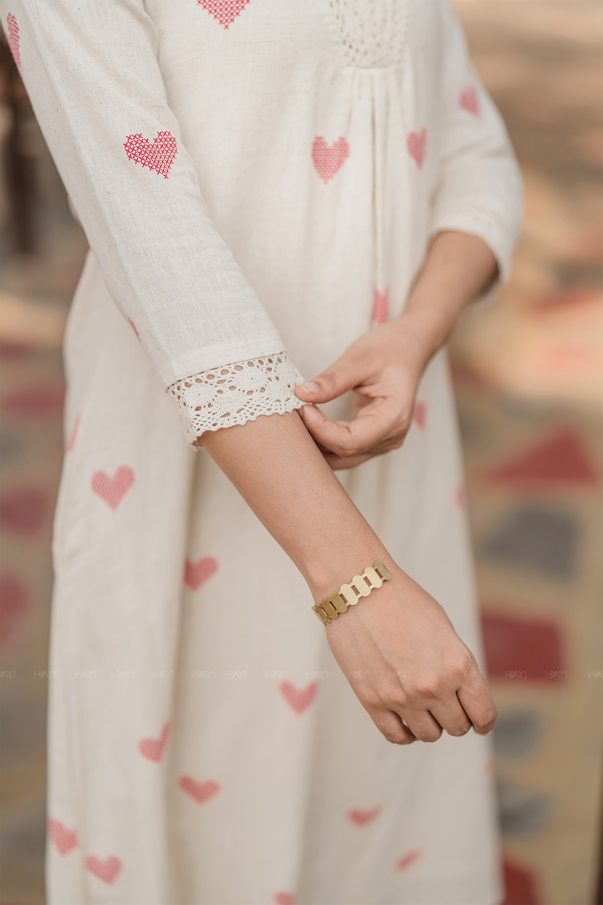 Crossheart Charm Off-White Cotton Co-Ord with V-Neckline &amp; 3/4th Sleeves