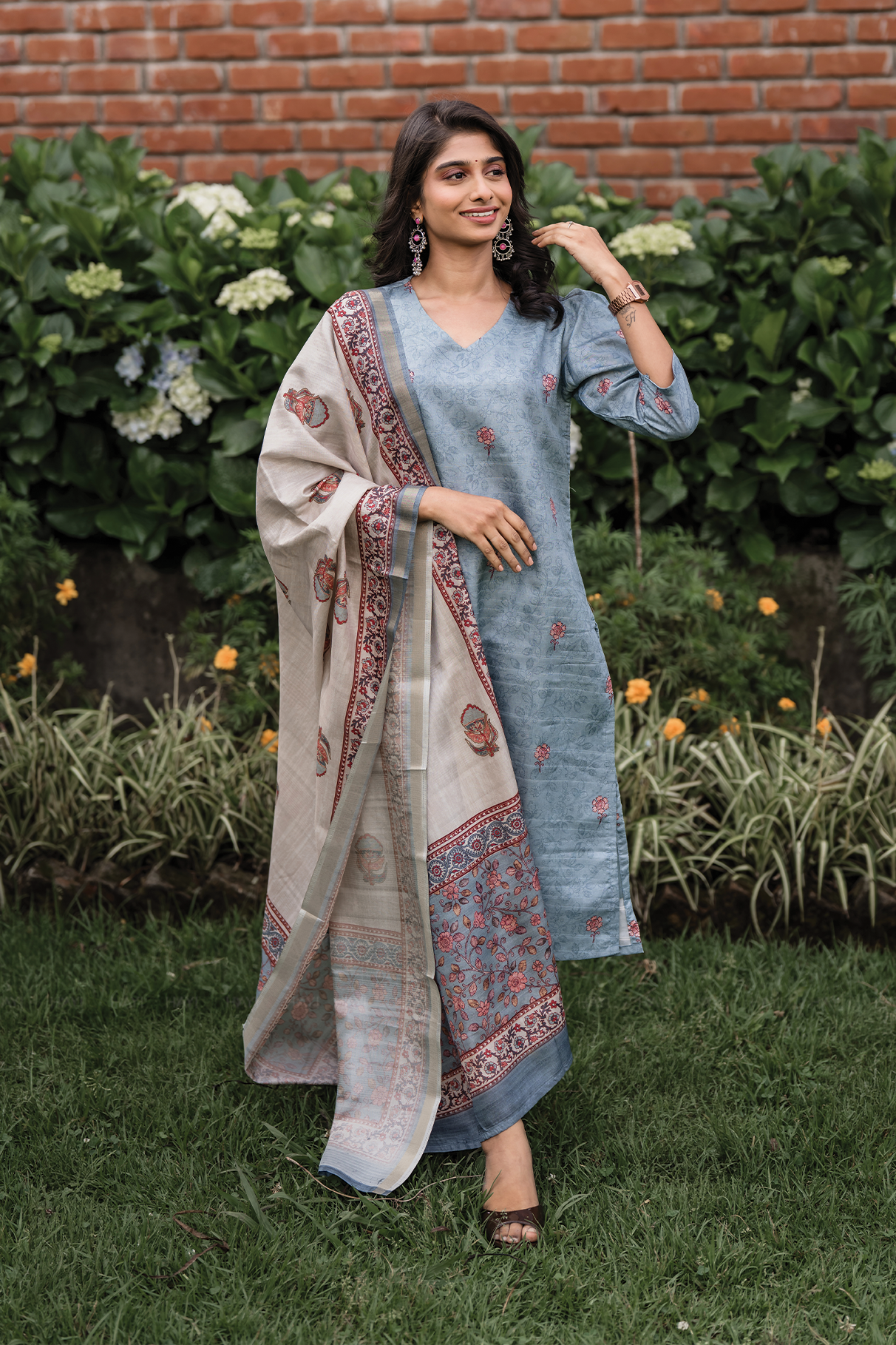 Ivory Bloom Printed 2 Piece Tussar Silk Kurta Set with Dupatta