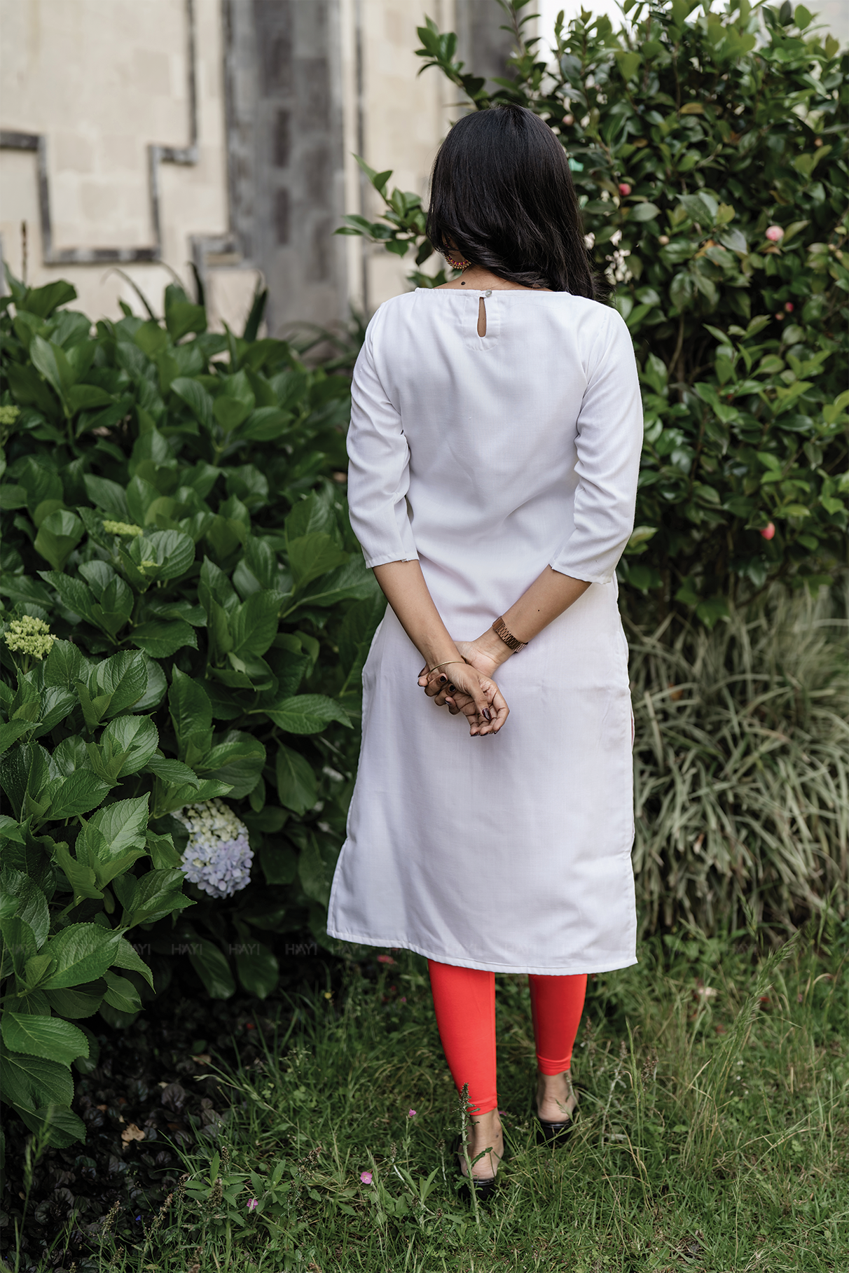 Feathered Charm White Placement Printed Kuta