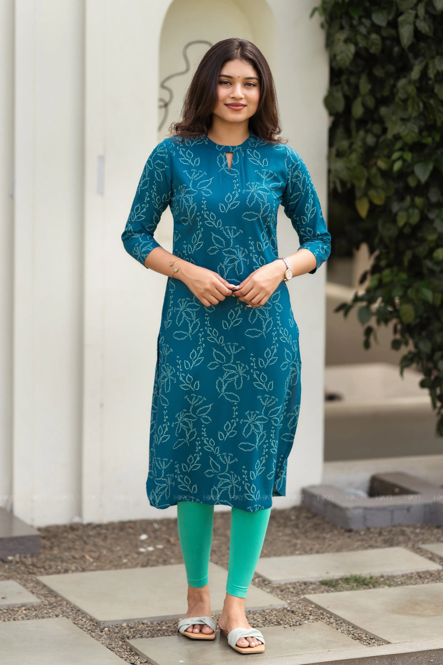 Blue Minimal Viscose Printed Essential Straight Kurta