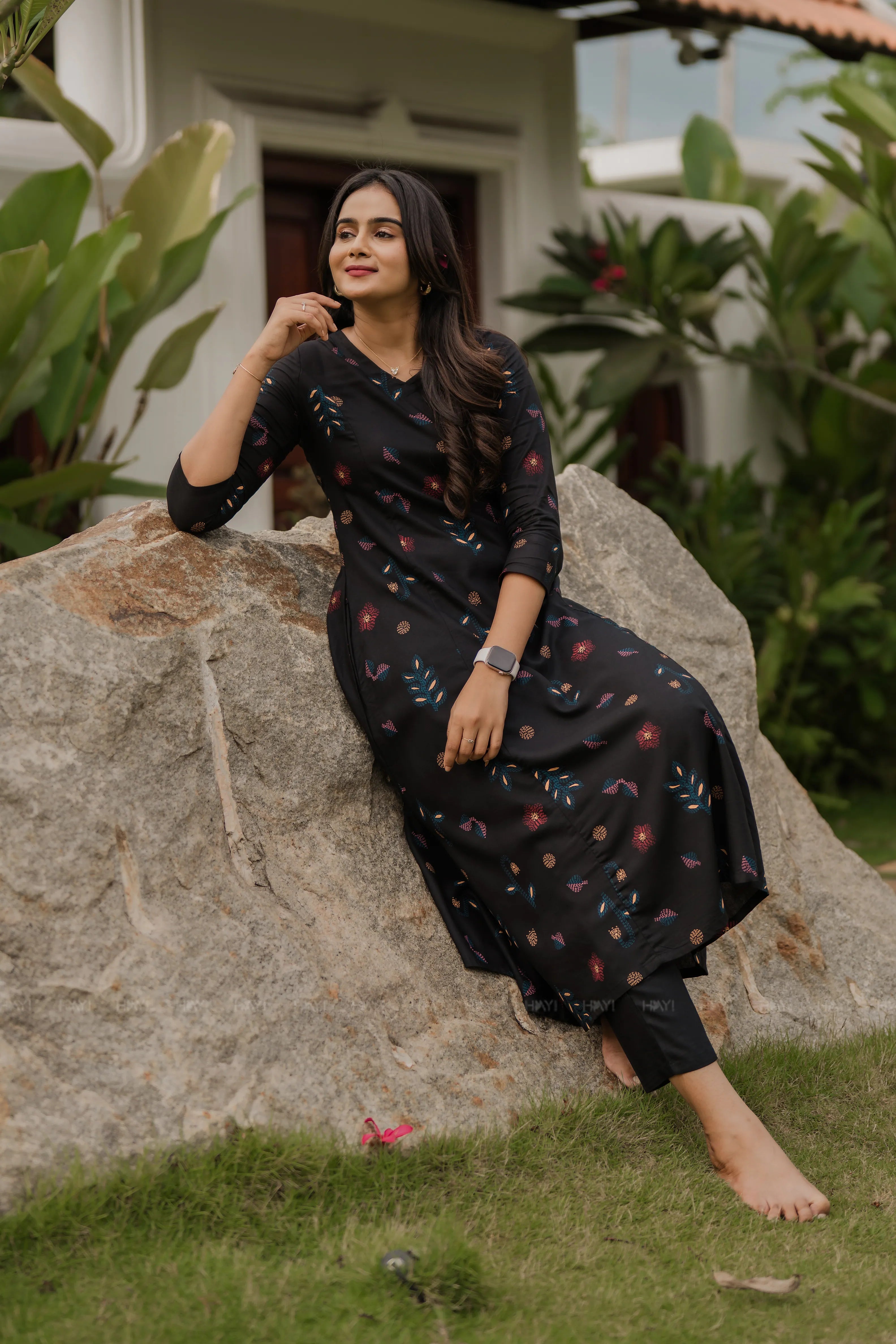 Lunavine Grace Black Printed Viscose Eclips Kurta