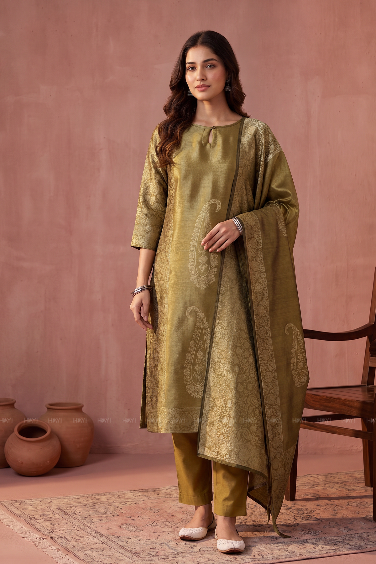 Floral Medallion Silk Blend Jacquard 2-Piece Straight Kurta Set