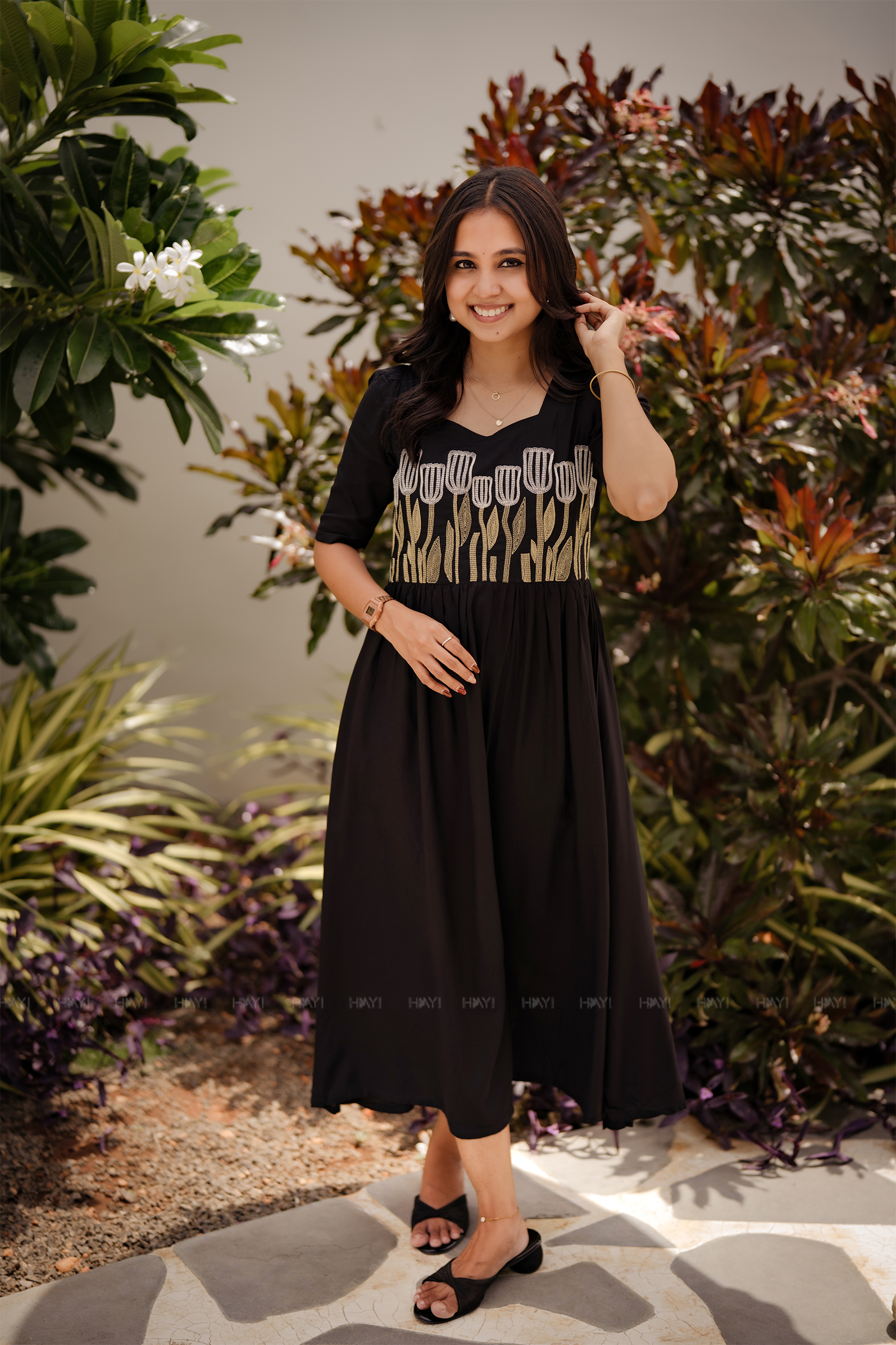 Black Pearl Embroidery Umbrella Outfit