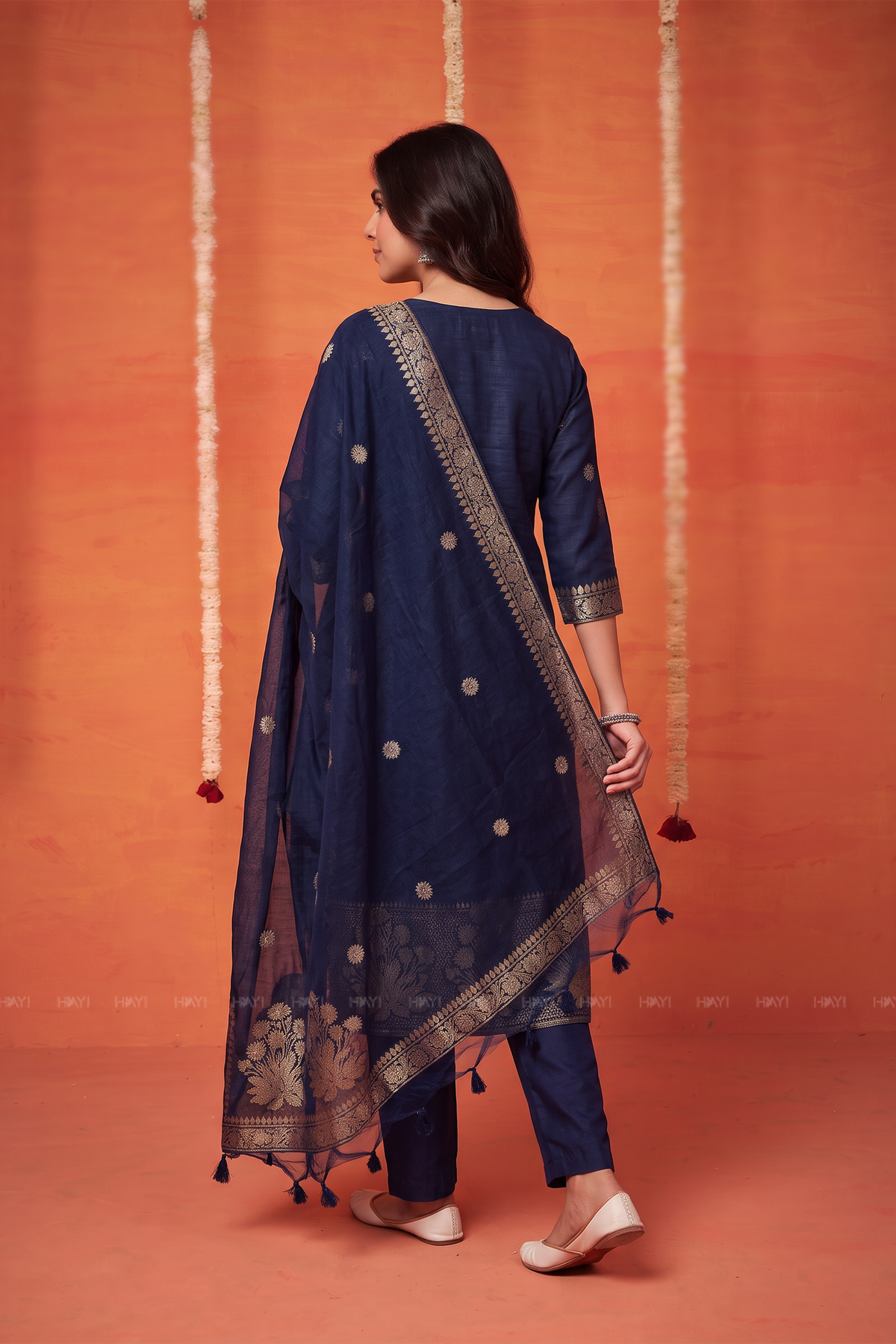 Royal Zari Bloom Navy Silk Blend Jacquard 3-Piece Kurta Set