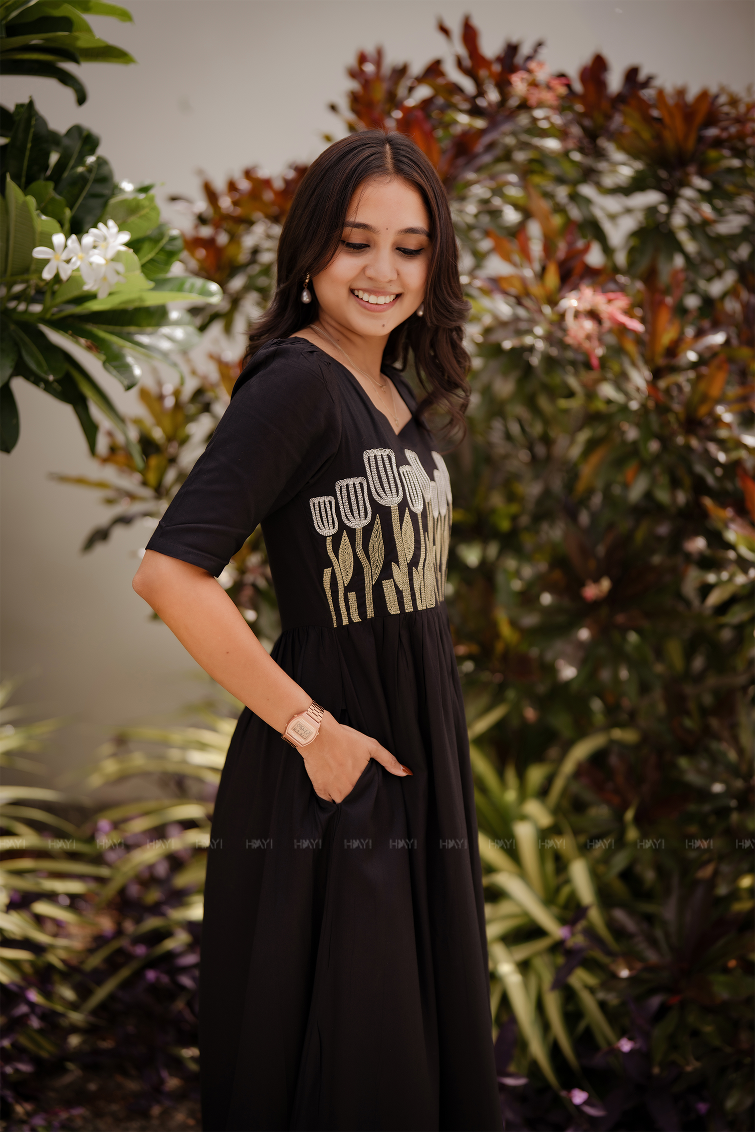 Black Pearl Embroidery Umbrella Outfit