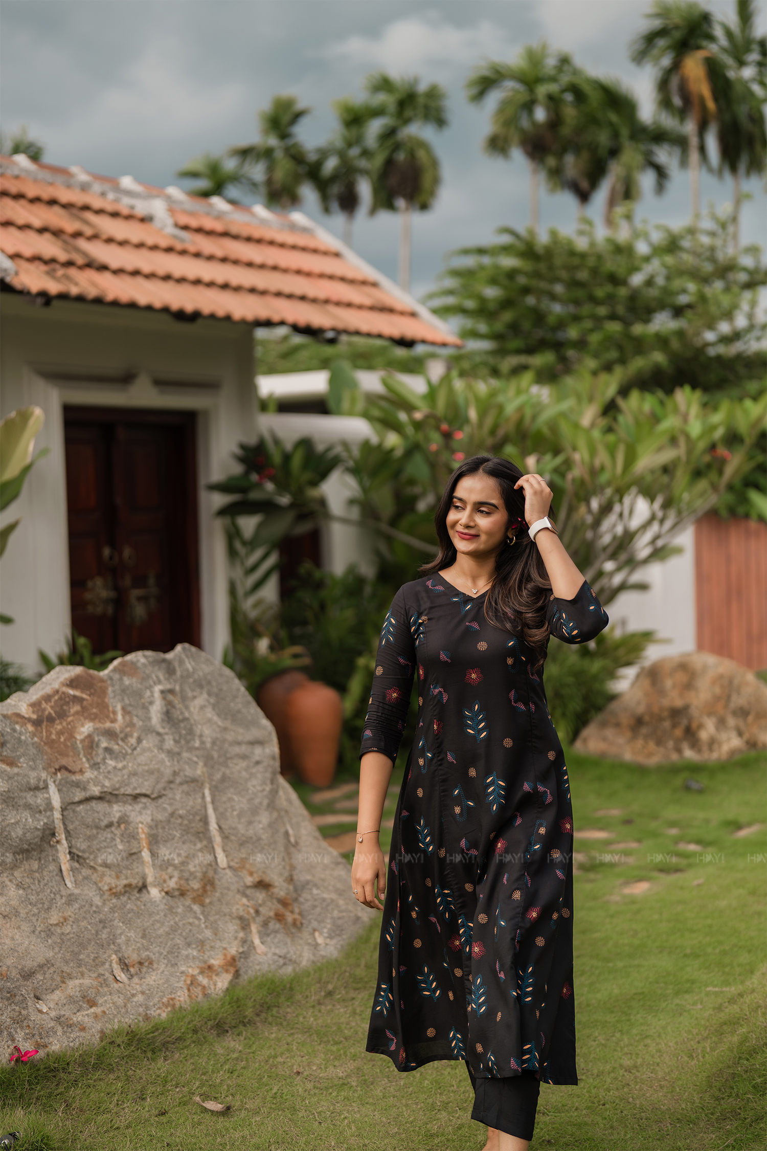 Lunavine Grace Black Printed Viscose Eclips Kurta
