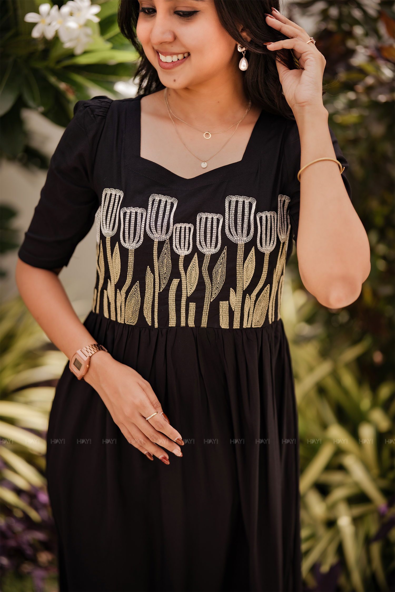 Black Pearl Embroidery Umbrella Outfit