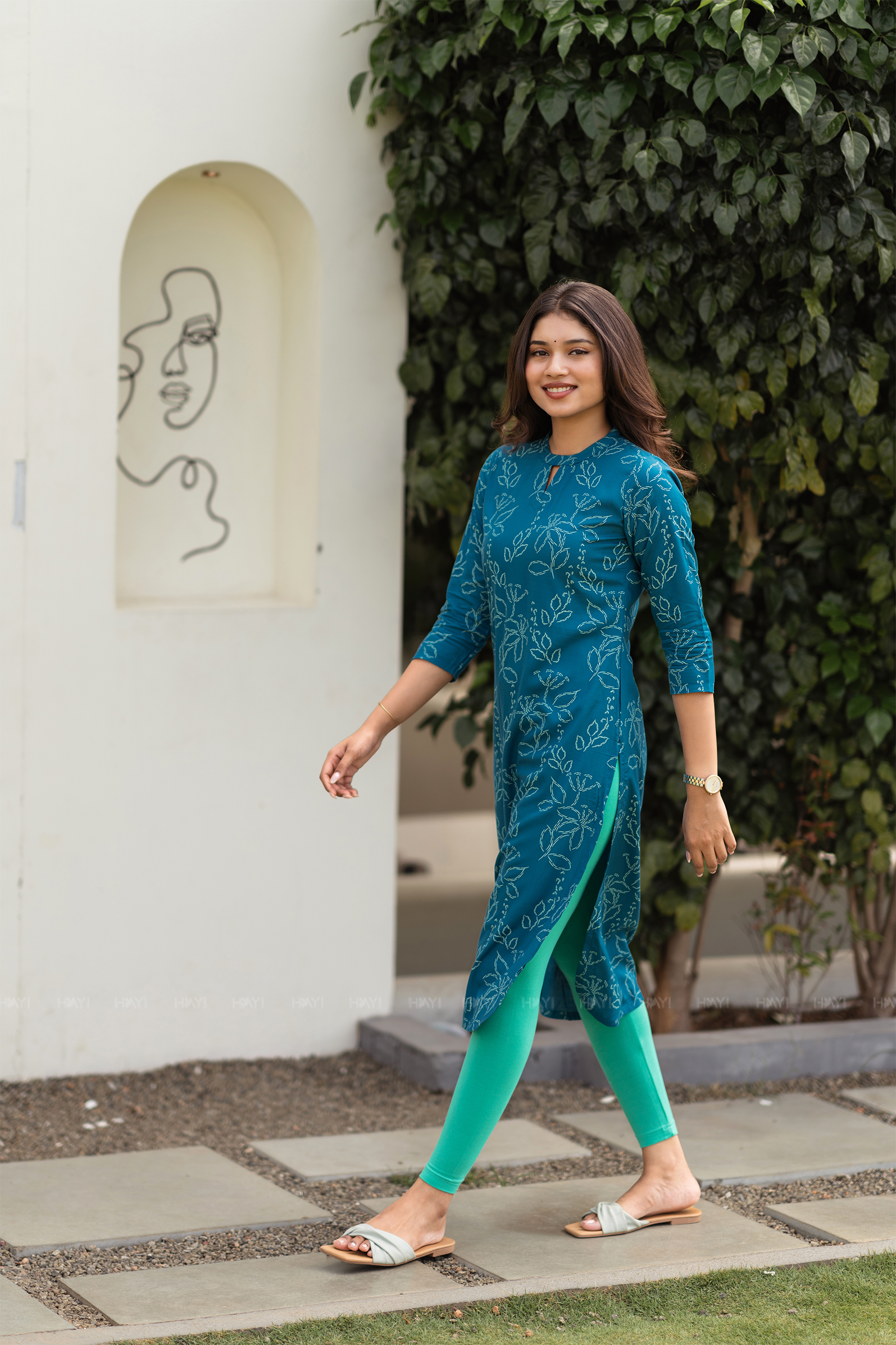 Blue Minimal Viscose Printed Essential Straight Kurta