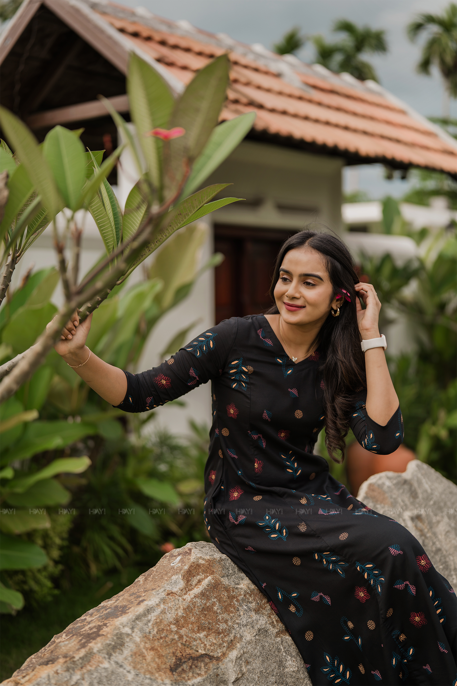 Lunavine Grace Black Printed Viscose Eclips Kurta