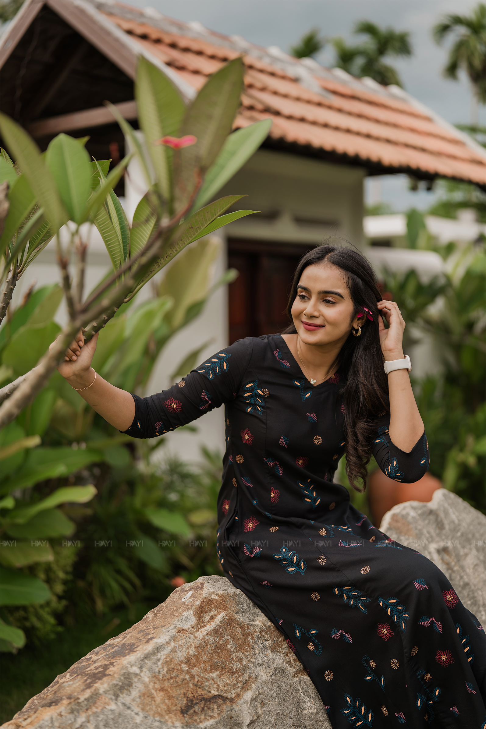 Lunavine Grace Black Printed Viscose Eclips Kurta