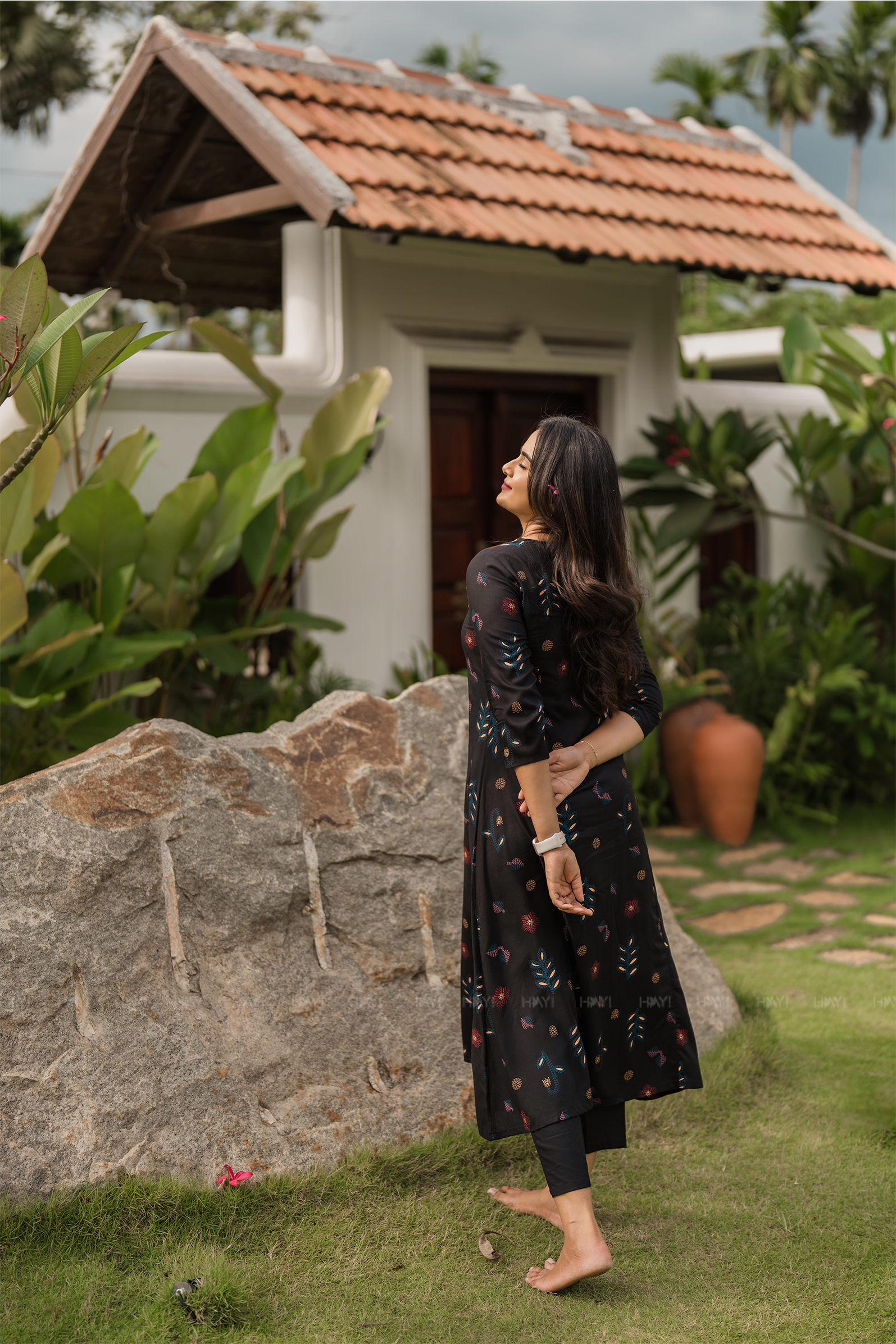 Lunavine Grace Black Printed Viscose Eclips Kurta