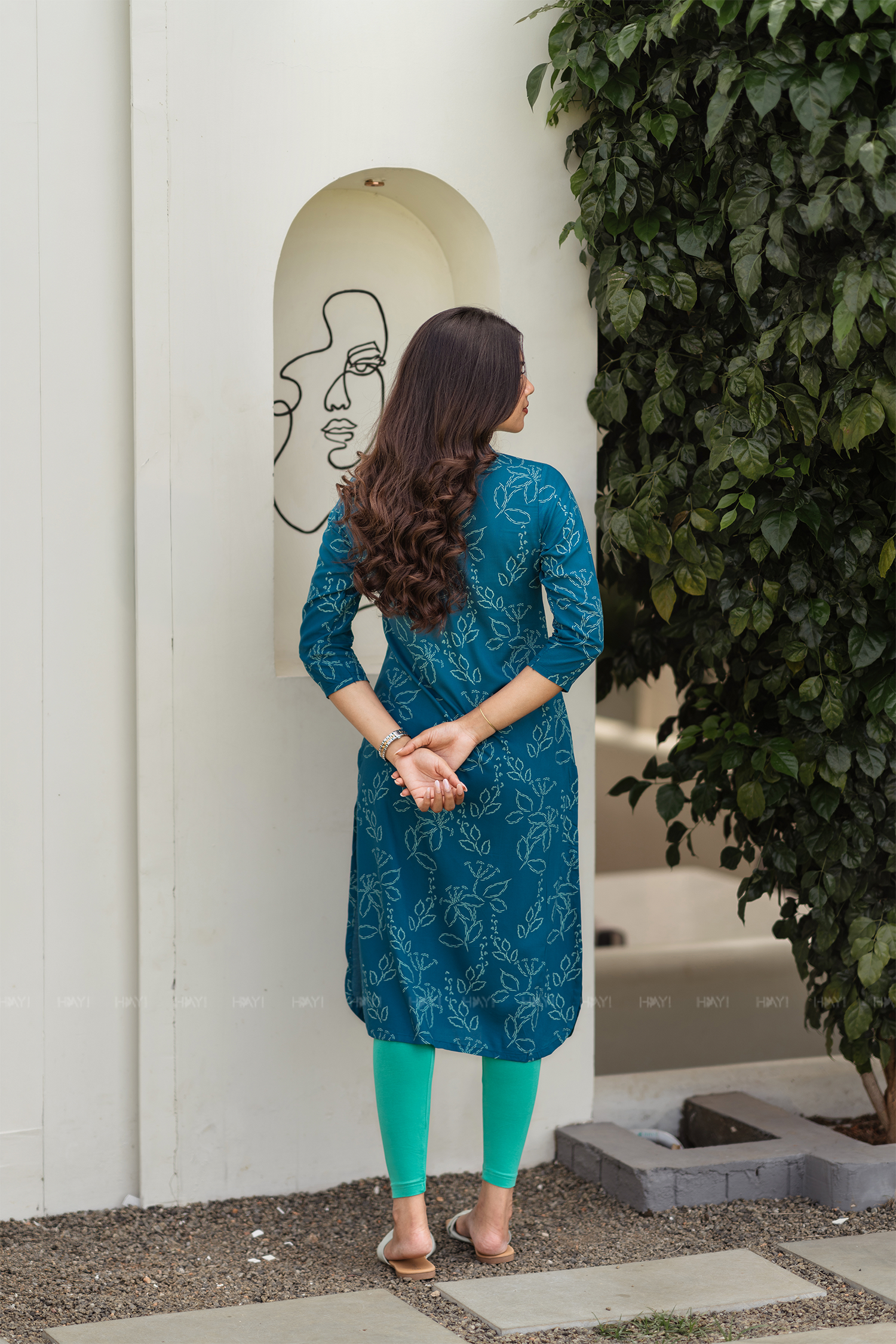 Blue Minimal Viscose Printed Essential Straight Kurta