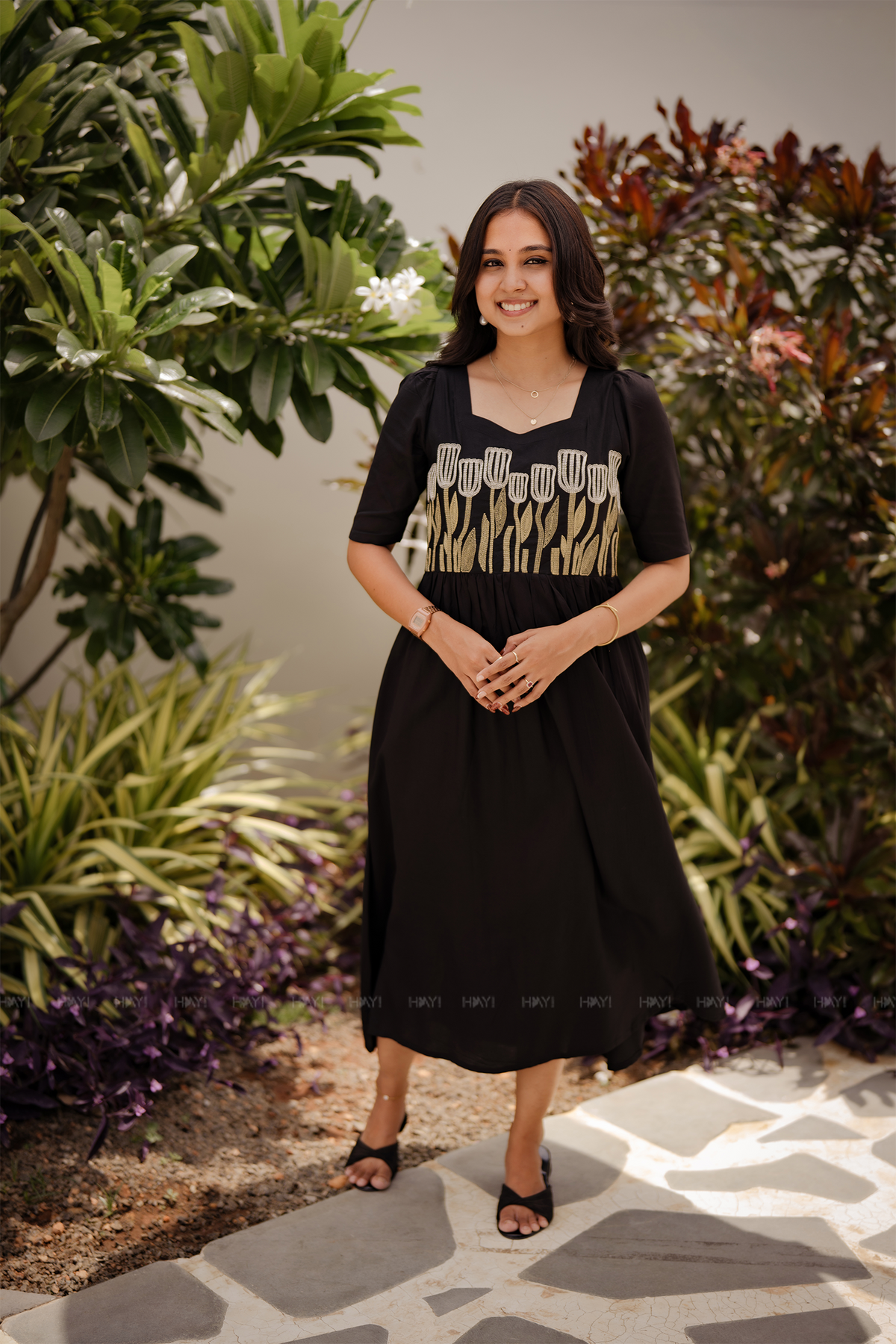 Black Pearl Embroidery Umbrella Outfit