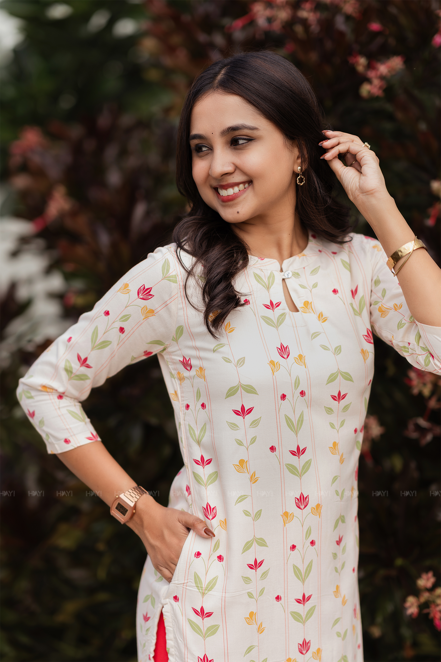 Petal Poetry Off-White Printed Viscose Basic Kurta